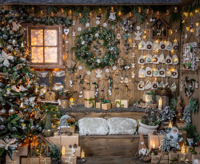 Căsuța din pădure — decor de Crăciun în studioul FotoBucurie, fotografia 1